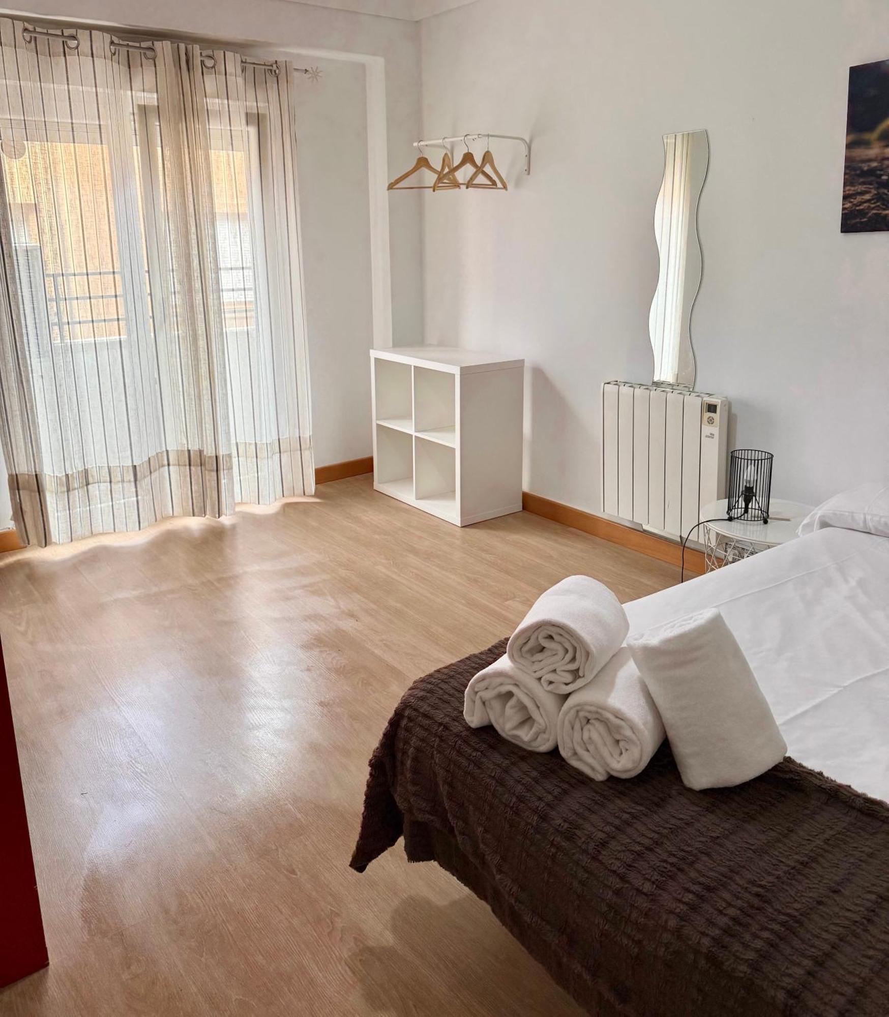 Apartamento Ana Isabel Saragozza Esterno foto